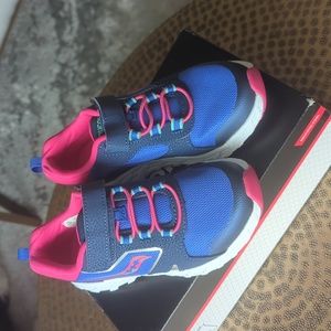 NWOT Saucony girls' sneakers tennis shoes size 13